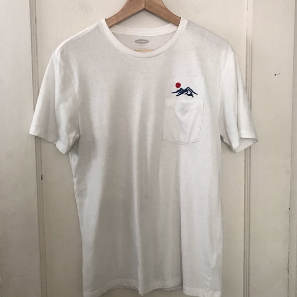 Old Navy Other - Old Navy Embroidered Mountain One Pocket T-Shirt